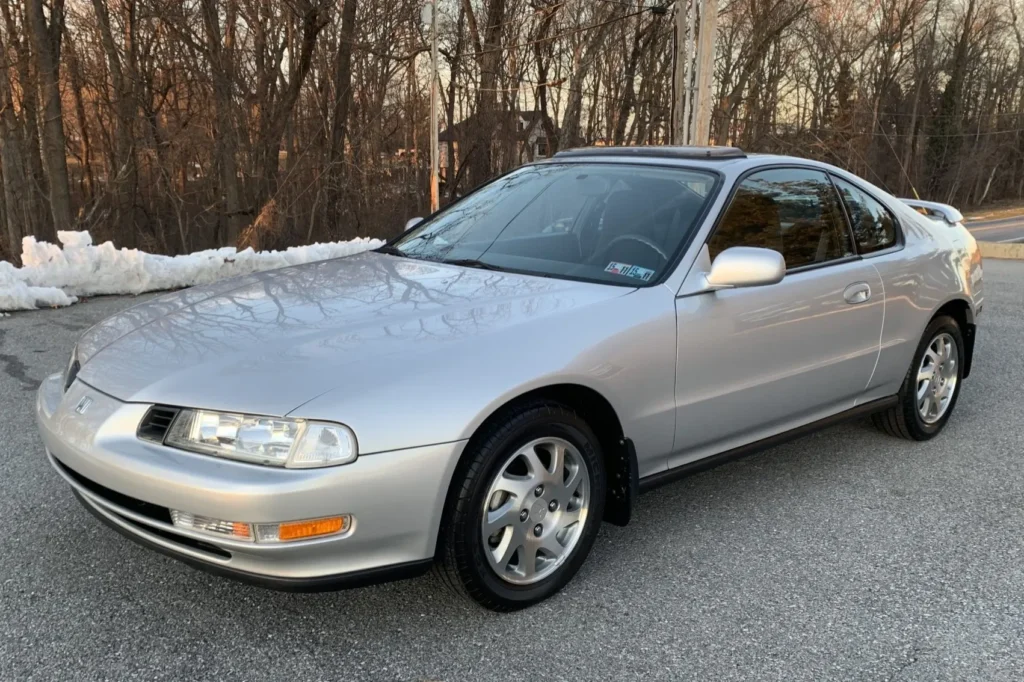 Honda Prelude grise de 1995