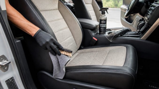 Nettoyage interieur auto siege en tissu et cuir